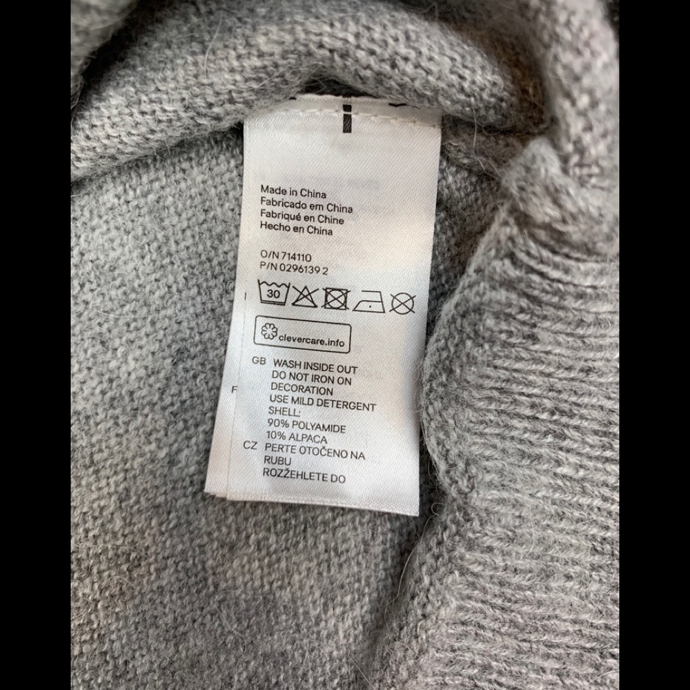 H&M heart ❤️ “I LOVE...” sweater - Picture 5 of 6